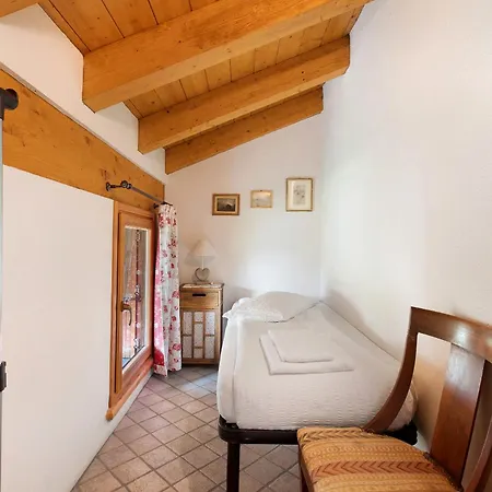 Au Petit Chevrot - Garden Apartament Aosta