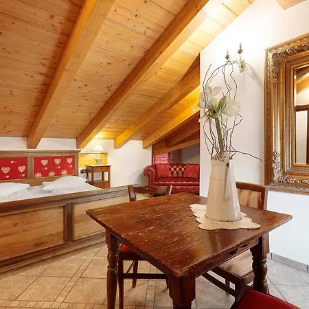 Au Petit Chevrot - Garden Apartament